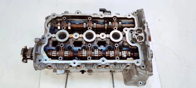 GŁOWICA KOMPLETNA AUDI A5 A5 A6 C7 A7 2.8 3.2 FSI 06E103404A