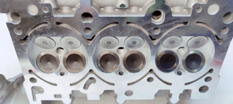 GŁOWICA KOMPLETNA AUDI A5 A5 A6 C7 A7 2.8 3.2 FSI 06E103404A