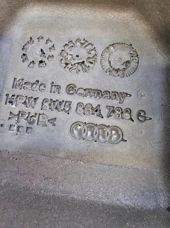 WYGŁUSZENIE BŁOTNIKA PRAWE AUDI A4 B9 8W5864786G