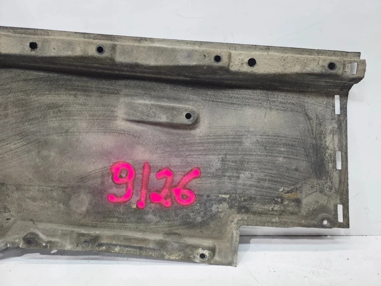 OSŁONA PŁYTA PODWOZIA LEWA DUŻA AUDI A6 C7 4G0825207E 9/26