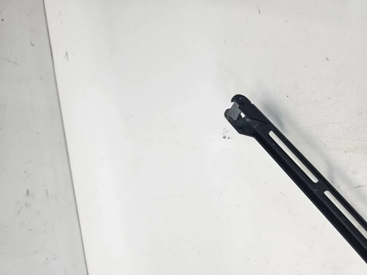 RAMIĘ WYCIERACZKI LEWE AUDI A4 B6 B7 8E1955407C