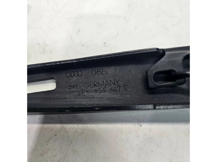 RAMIĘ WYCIERACZKI LEWE AUDI A4 B6 B7 8E1955407C