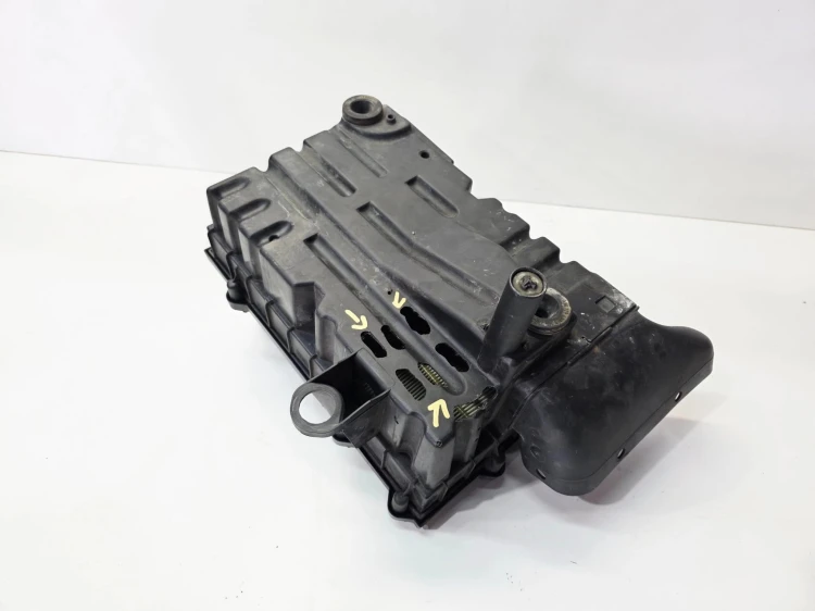 OBUDOWA FILTRA POWIETRZA AUDI A3 8P VOLKSWAGEN SEAT SKODA 3.2 1K0129607