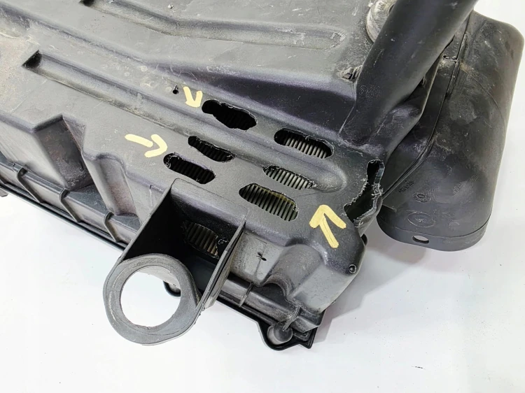 OBUDOWA FILTRA POWIETRZA AUDI A3 8P VOLKSWAGEN SEAT SKODA 3.2 1K0129607