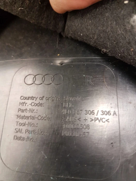BOCZEK DRZWI PRAWY TYŁ AUDI Q7 4L0867306