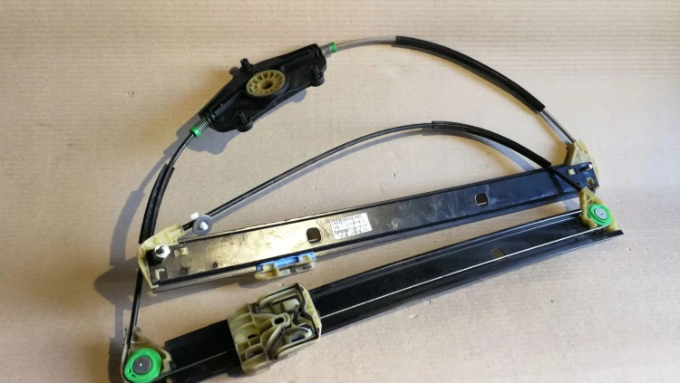 MECHANIZM SZYBY PRAWY PRZÓD AUDI Q5 8R 8R0837462G