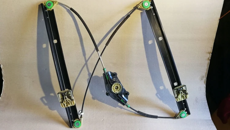 MECHANIZM SZYBY PRAWY PRZÓD AUDI Q5 8R 8R0837462G