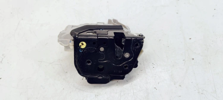 ZAMEK DRZWI LEWY TYŁ AUDI A6 C6 4F0839015A 9 PIN