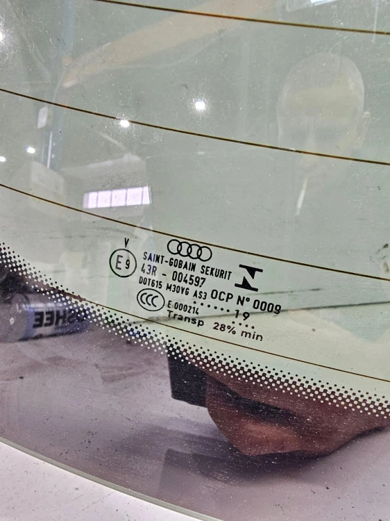 SZYBA TYLNA TYŁ Z KLAPY AUDI Q5 FY 80A 80A845501A ORYGINAŁ