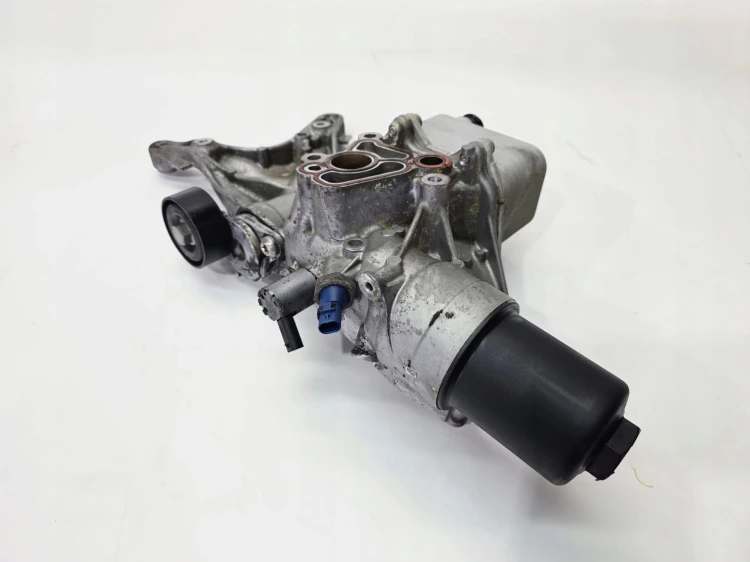 PODSTAWA FILTRA OLEJU ŁAPA ALTERNATORA AUDI A4 A5 Q5 FY 2.0 TFSI 06L903143K