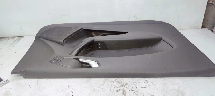 BOCZEK DRZWI LEWY PRZÓD AUDI A1 3-DRZWI 8X1867105A *3*