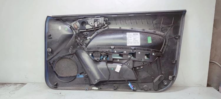 BOCZEK DRZWI LEWY PRZÓD AUDI A1 3-DRZWI 8X1867105A *3*