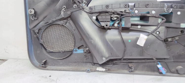 BOCZEK DRZWI LEWY PRZÓD AUDI A1 3-DRZWI 8X1867105A *3*