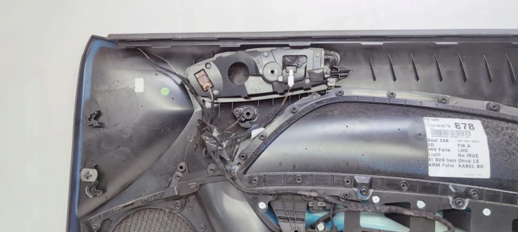 BOCZEK DRZWI LEWY PRZÓD AUDI A1 3-DRZWI 8X1867105A *3*
