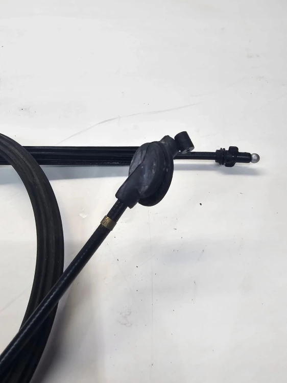 LINKA OTWIERANIA MASKI AUDI Q5 8R 8R1823535