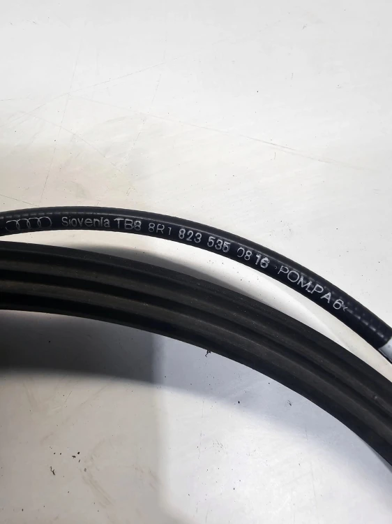 LINKA OTWIERANIA MASKI AUDI Q5 8R 8R1823535