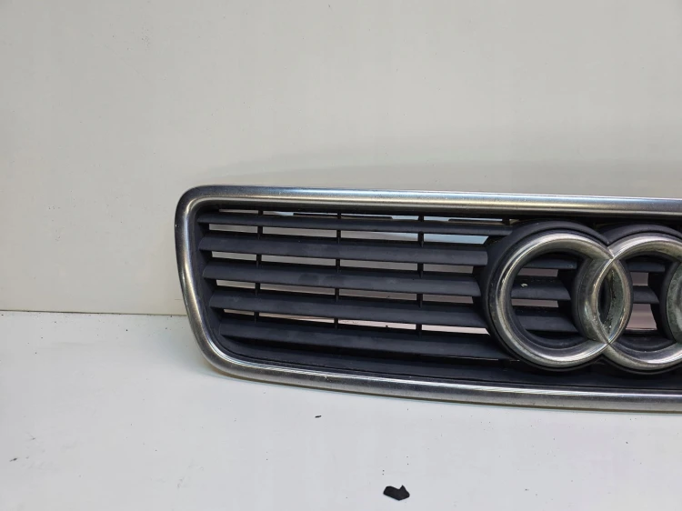 GRILL ATRAPA CHŁODNICY AUDI A4 B5 8D0853651J