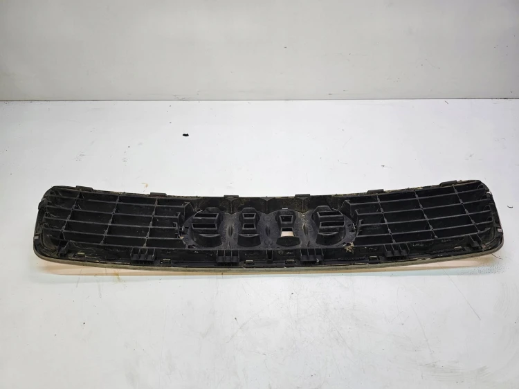 GRILL ATRAPA CHŁODNICY AUDI A4 B5 8D0853651J