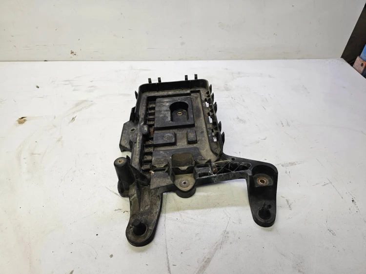 PODSTAWA AKUMULATORA AUDI VW SEAT 1K0915333C