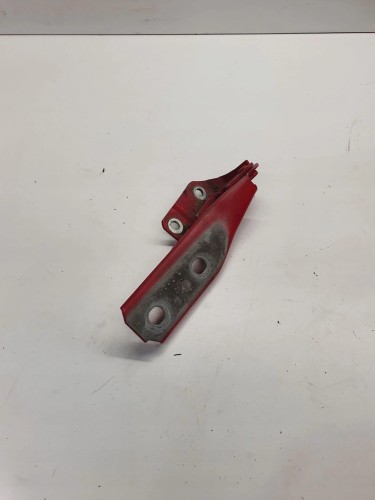 ZAWIAS MASKI PRAWY AUDI A3 8P LIFT 8P0823302 LY3J