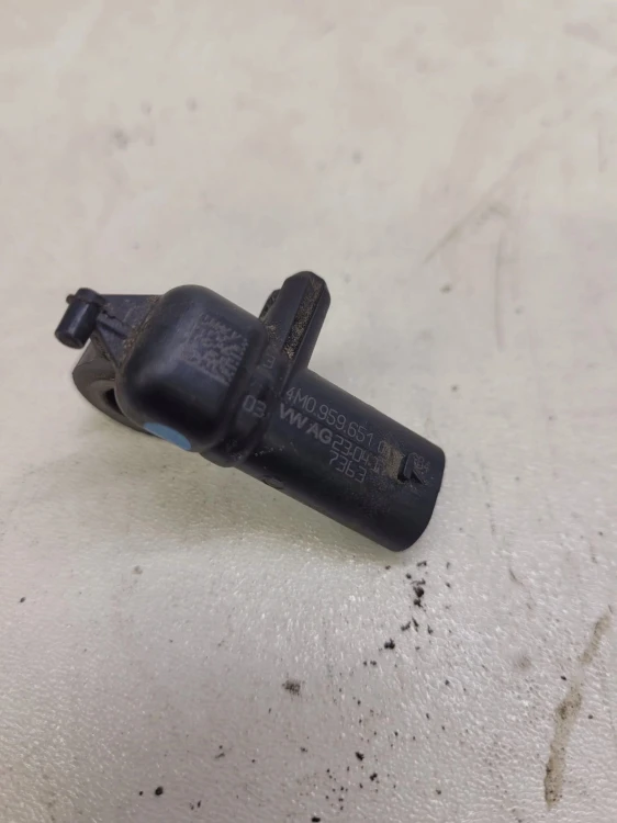 CZUJNIK UDERZENIOWY AUDI A4 B9 A5 Q7 4M 4M0959651