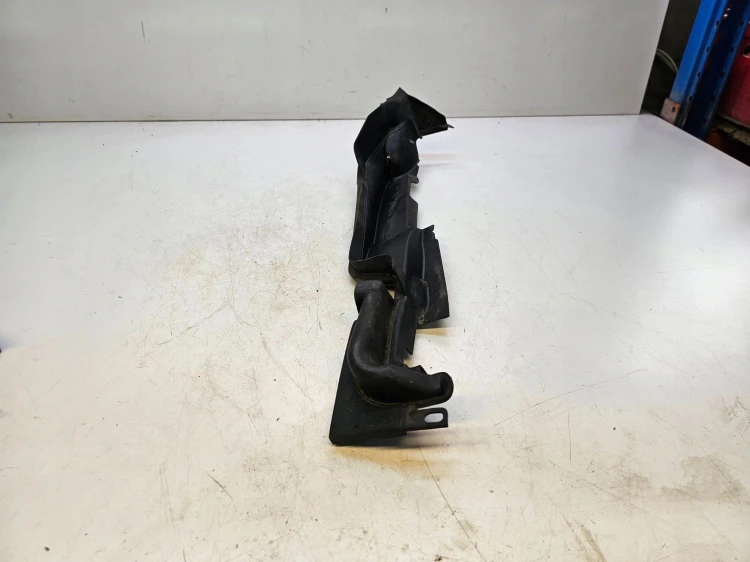 NAKŁADKA BŁOTNIKA LEWA AUDI A4 B9 8W0821169C