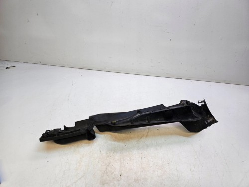 NAKŁADKA BŁOTNIKA LEWA AUDI A4 B9 8W0821169C
