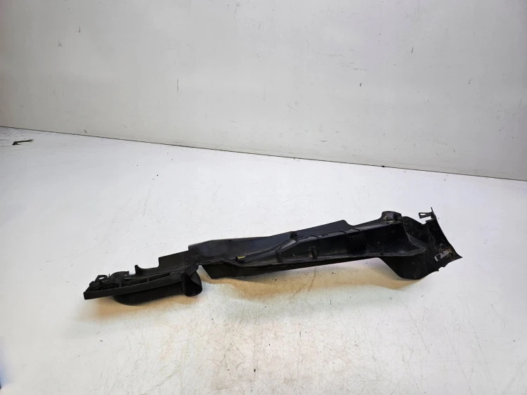NAKŁADKA BŁOTNIKA LEWA AUDI A4 B9 8W0821169C