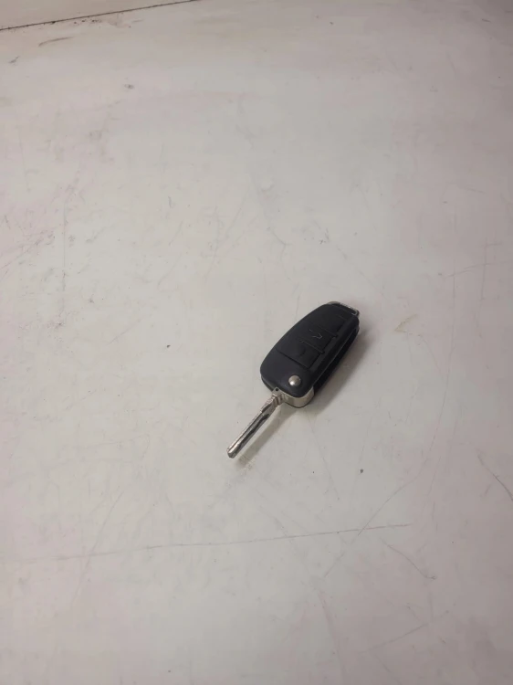 KLUCZYK PILOT SCYZORYK AUDI A6 C6 Q7 4F0837220D *5
