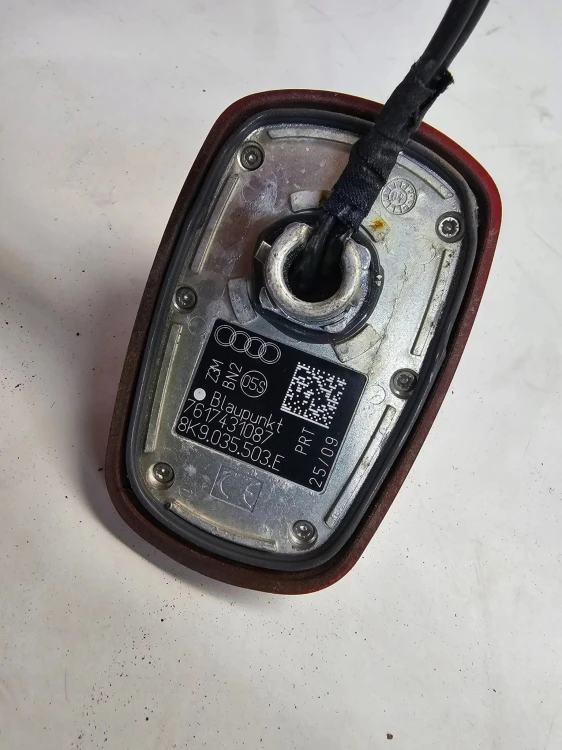 ANTENA LOTKA REKIN AUDI A4 B8 AVANT 8K9035503F LZ3M