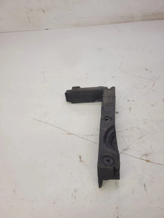 WYGŁUSZENIE BŁOTNIKA PIANKA AUDI A5 8T 8T0823722