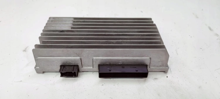 WZMACNIACZ BANG OLUFSEN AUDI A4 A5 Q5 8T0035223AP