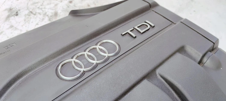 OSŁONA POKRYWA SILNIKA AUDI A3 8P 03L103925C