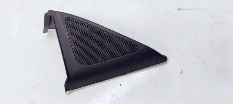 MASKOWNICA GŁOŚNIKA PRAWY PRZÓD AUDI Q3 8U0035424A