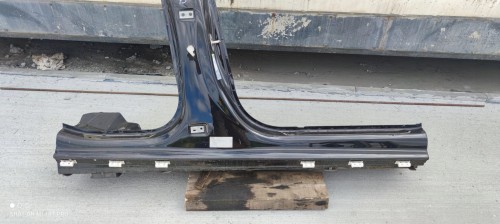 ĆWIARTKA PRÓG SŁUPEK B PRAWY AUDI A6 C7 LIFT LY9B