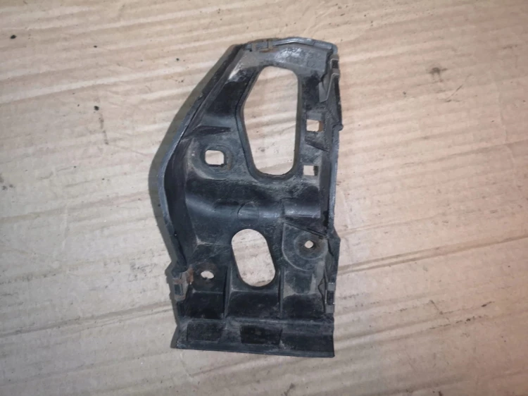 MOCOWANIE ŚLIZG LISTWY PROGOWEJ AUDI A4 8E0853921D