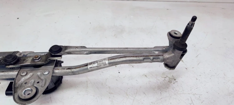 MECHANIZM WYCIERACZEK PRZÓD AUDI Q3 8U 8U2955119