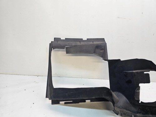 KIEROWNICA POWIETRZA PRAWA AUDI Q7 3.0 4L0117336B