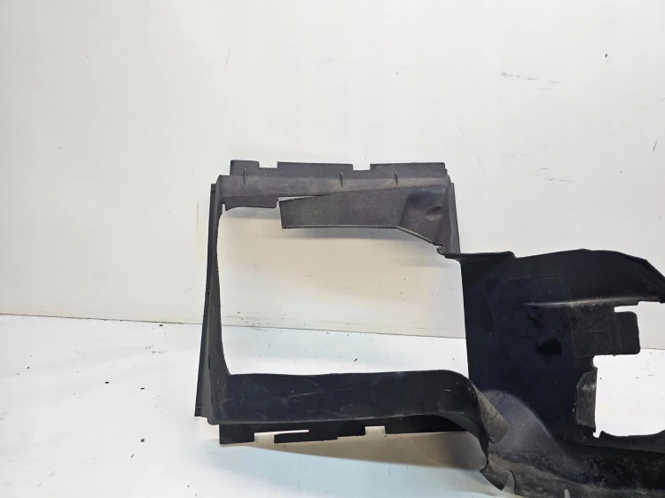 KIEROWNICA POWIETRZA PRAWA AUDI Q7 3.0 4L0117336B