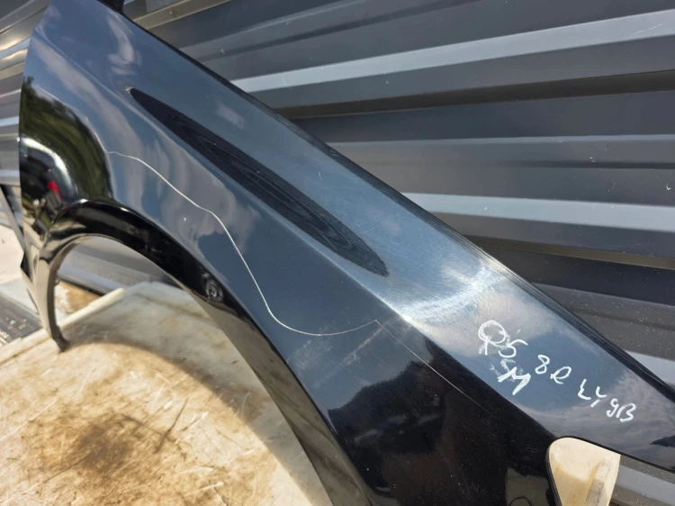 BŁOTNIK PRAWY PRZÓD AUDI Q5 8R 2011-2016 LY9B