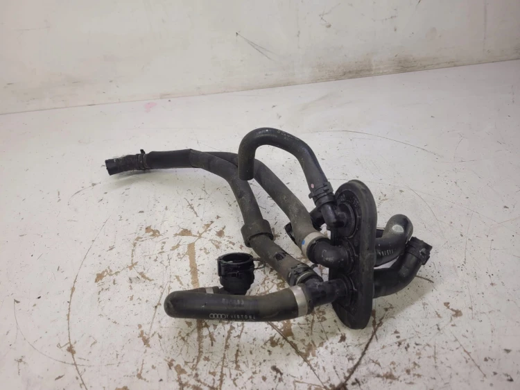RURA PRZEWÓD WODY AUDI A4 B9 A5 8W1122109A