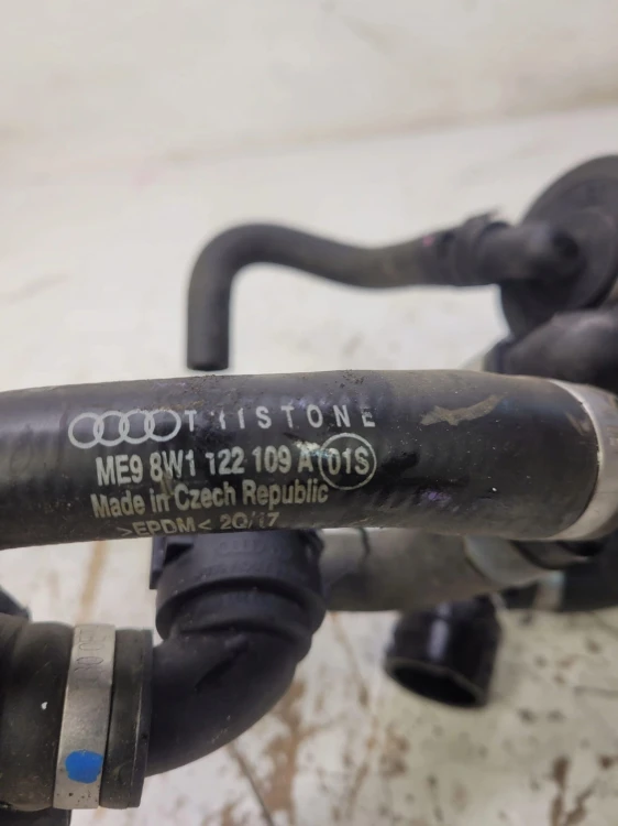 RURA PRZEWÓD WODY AUDI A4 B9 A5 8W1122109A