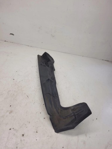 WYGŁUSZENIE BŁOTNIKA LEWE AUDI A4 B7 8E0821111A