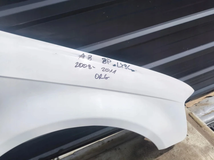 BŁOTNIK PRAWY PRZÓD AUDI A3 8P LIFT LY9C 2008-2012 ORYGINAŁ !!! *2*