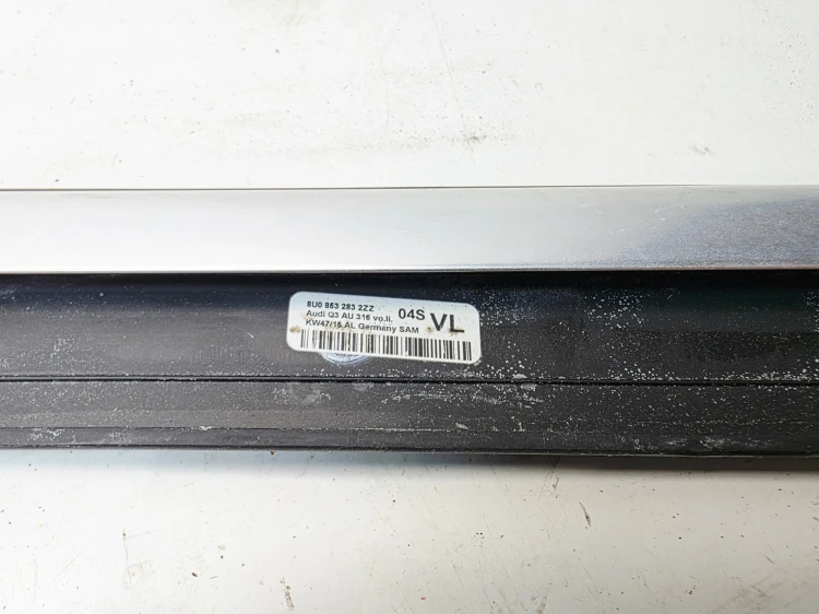 LISTWA ZAGARNIAJĄCA SZYBĘ DRZWI CHROM LEWY PRZÓD AUDI Q3 8U 8U0853283 2ZZ