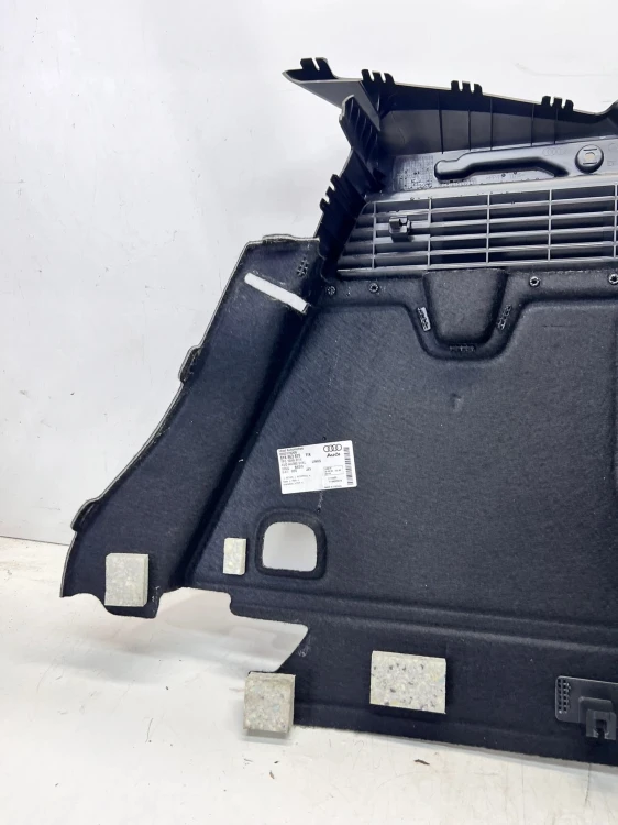 BOCZEK BAGAŻNIKA LEWY AUDI A3 8Y 8Y4863879