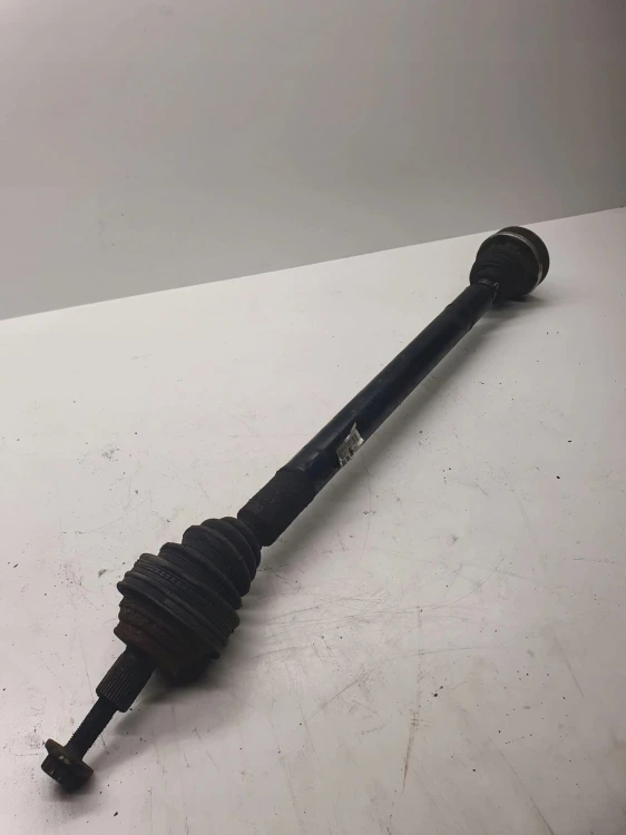 PÓŁOŚ PRAWA PRZEDNIA AUDI VW SKODA 1K0407272GM