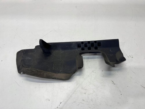 KIEROWNICA POWIETRZA PASA PRZEDNIEGO PRAWA AUDI 8P3121283