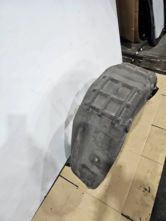 NADKOLE LEWY TYŁ AUDI A6 C7 4G0810171A