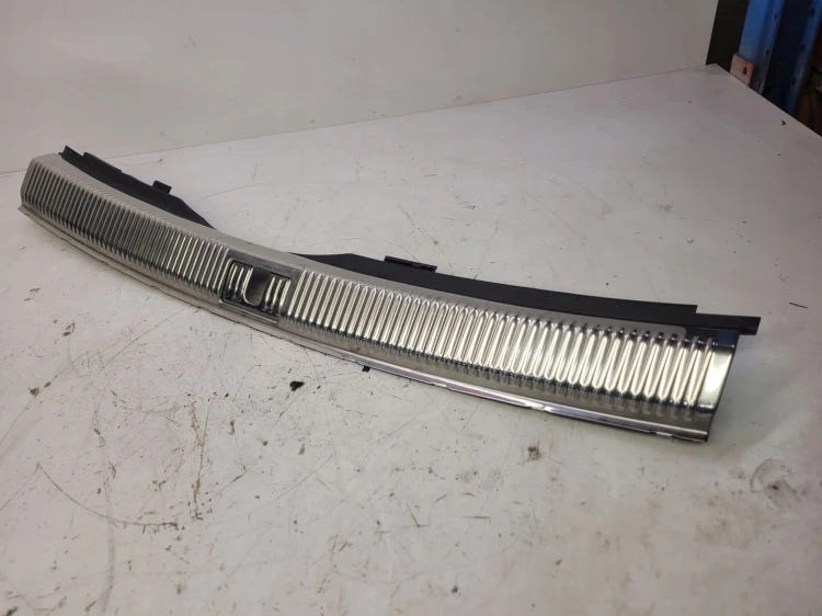 OSŁONA KLAPY BAGAŻNIKA AUDI A6 C7 AVANT 4G9864483